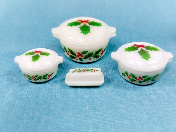 Pyrex Christmas Bakeware This is a 1:12 Scale Dollhouse Miniature 