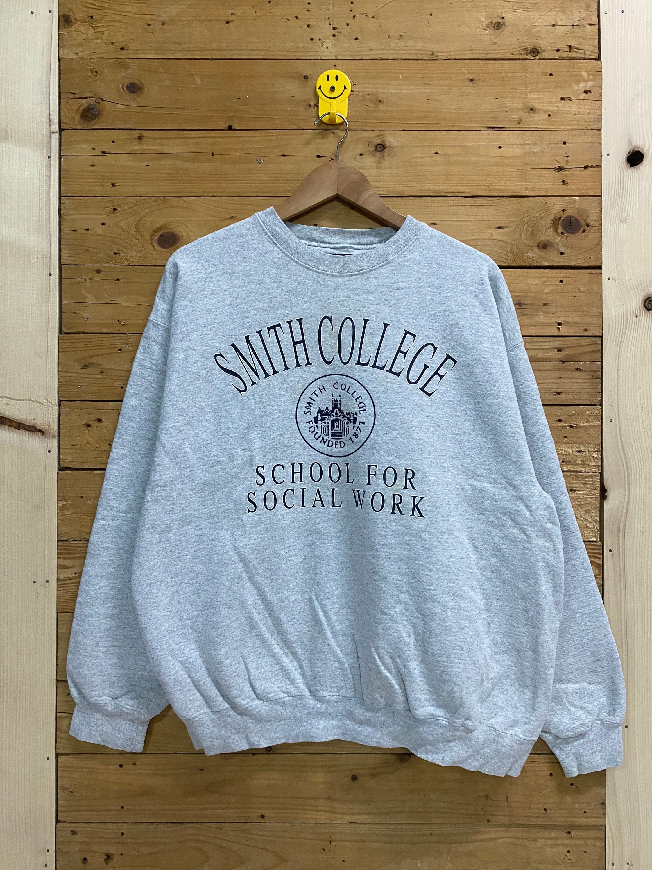 Vintage SMITH COLLEGE Big Logo Crewneck Sweatshirt Size XL Fits L