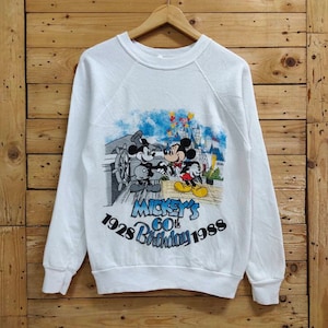 Vintage MICKEY&#39;S 60th BIRTHDAY big printed disney cartoon character crewneck sweatrt size M