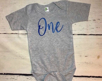 One years old 1st birthday shirt, Cake smash bodysuit, First birthday boy, first birthday party outfit, One shirt