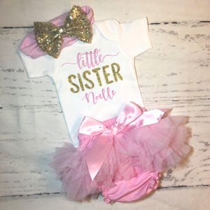 Little sister personalized coming home outfit, Newborn little sis outfit, baby shower gift set girl, announce lil sis on the way