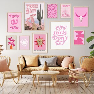 Paquete de arte de pared rosa, conjunto de 10 impresiones, galería estética de vaquera rosa, conjunto de arte de pared, cartel de Lucky You, decoración de habitación occidental preppy de vaquera rosa
