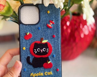 Funda vaquera para iPhone con bordado de gato de manzana, funda para teléfono femenina