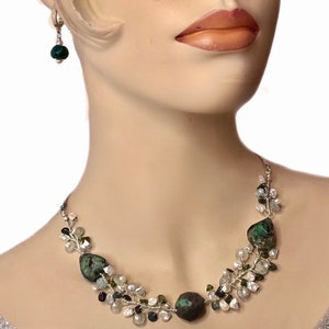 Emerald & Pearl Jewelry Set – 925 Silver Necklace and Earrings. Emerald choker set.