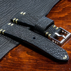 Handgemaakte &quot;Nero&quot; Serie Black Shark leren horlogeband met minimalistische dual point stiksels 20 22 24 26 mm Made in Italy