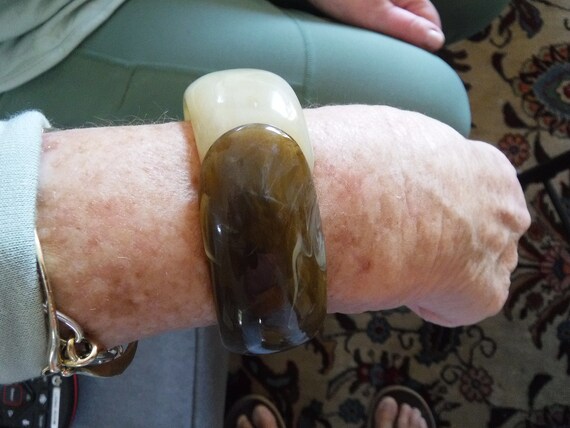 1970's/80's Stretch Plastic Flex Bangle/Bracelet … - image 5