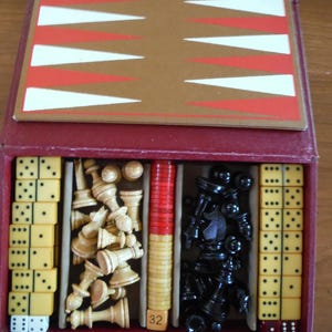 1930&#39;s Royal Games Travel Games Set - Bakelite Dovetail Dominoes - Complete