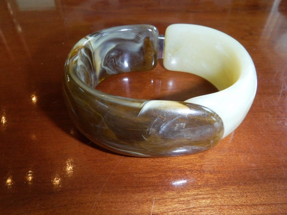1970's/80's Stretch Plastic Flex Bangle/Bracelet … - image 1
