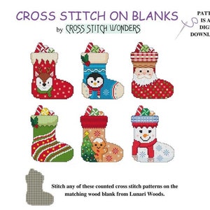 Puede incluir: Seis patrones de punto de cruz diferentes para calcetines de Navidad. Cada calcetín presenta un diseño diferente, incluyendo un reno, un pingüino, Papá Noel, un hombre de jengibre, un muñeco de nieve y bastones de caramelo. Los patrones están disponibles para descargar en formato PDF digital.