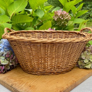 Vintage Woven Wicker Small Chore Basket Laundry Storage Basket Braided Edge Details