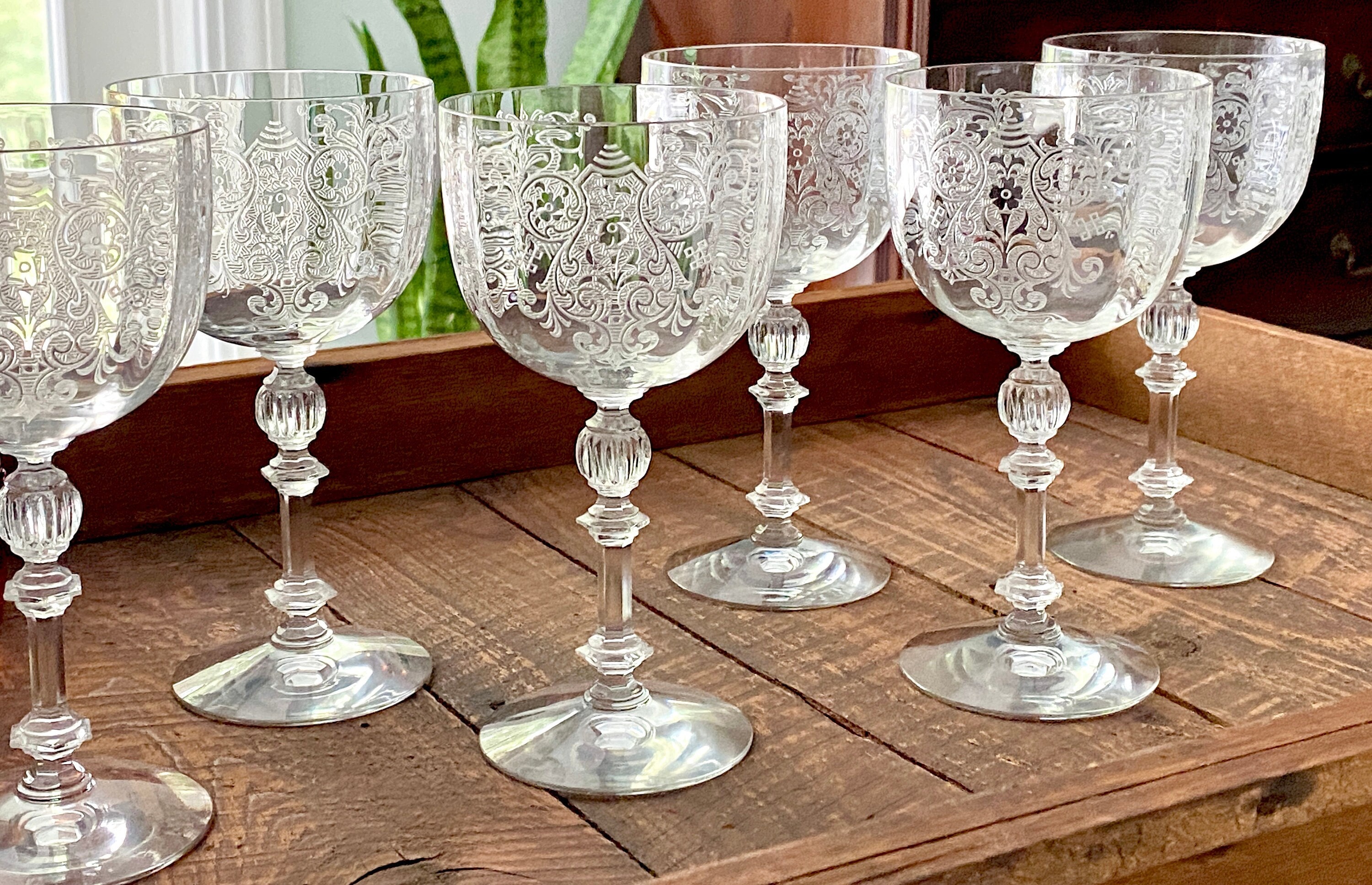 Exquisite carved flower crystal glass wine cup Beautiful wine glass goblet  home decoration cup