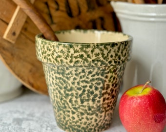 Vintage groen en beige sponsgoed steengoed plantenbak pot boerderij keuken