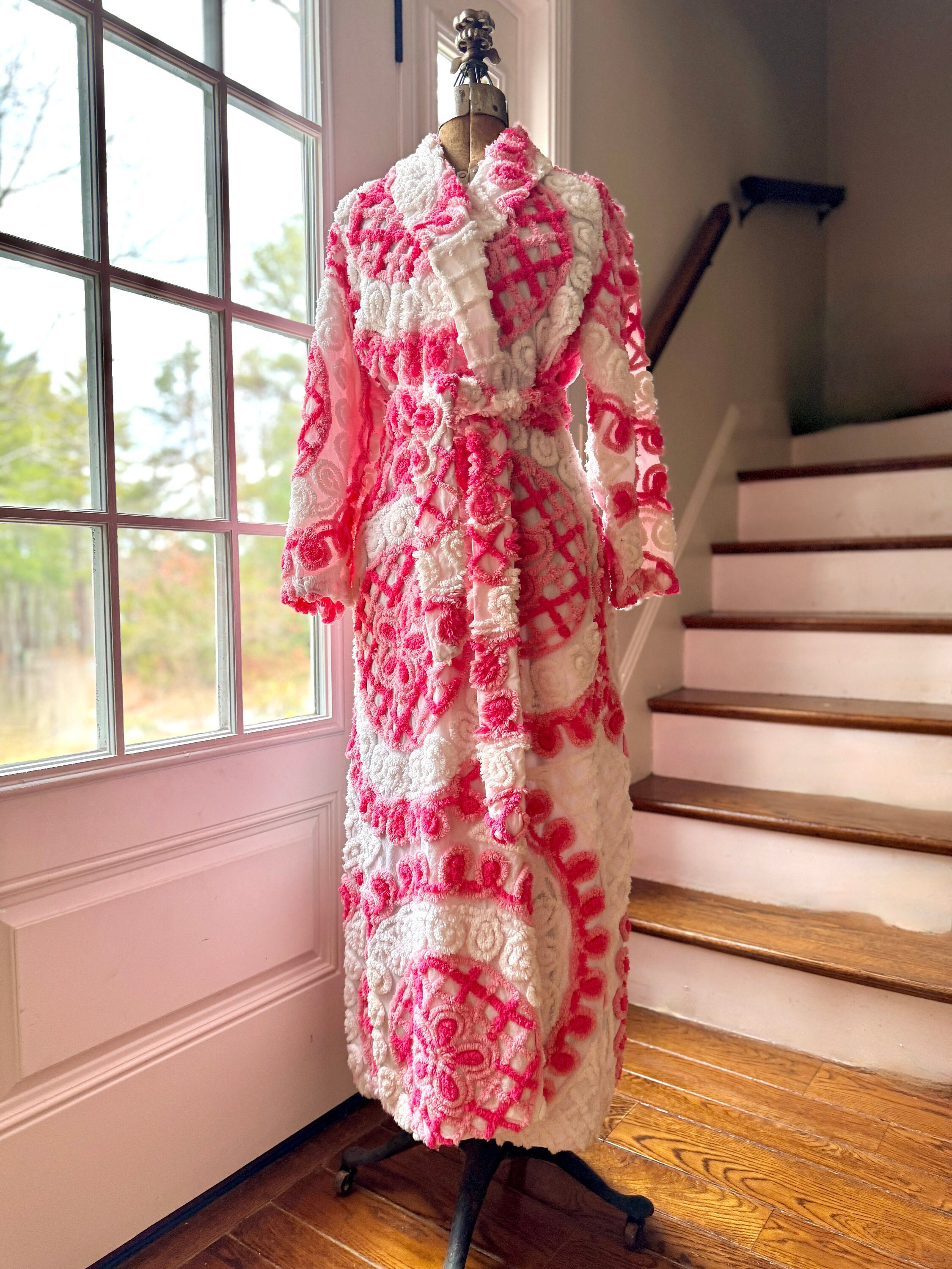 Vintage Plush Pink Chenille Robe Yvonne Lafleur New Orleans Made 