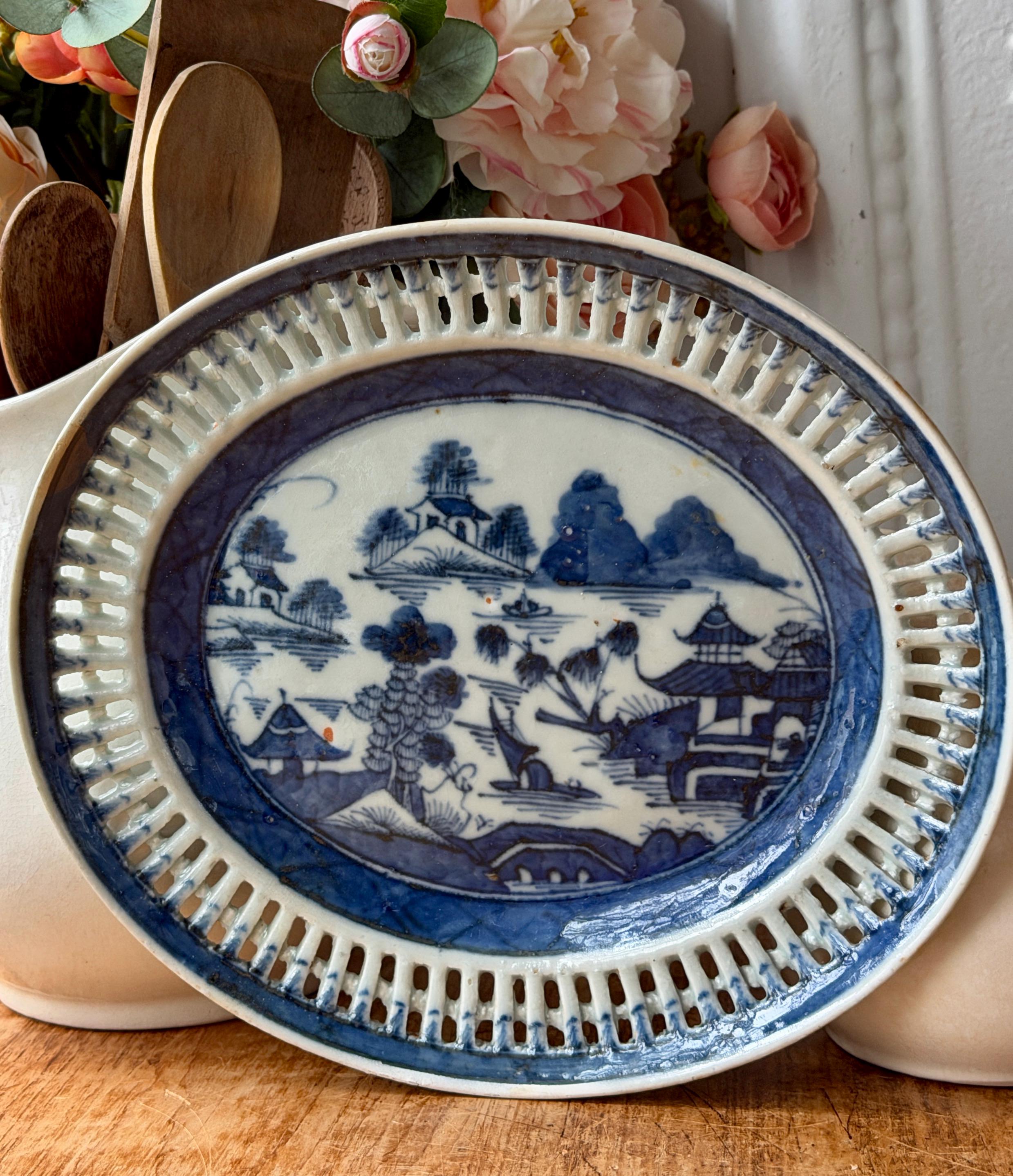 Antique CANTON Chinese Export Reticulated Edge Platter Blue