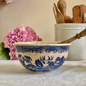 Vintage Blue Willow Prep Mixing Bowl Made In Japan Blue & White Farmhouse Kitchen Tea Stained Patina