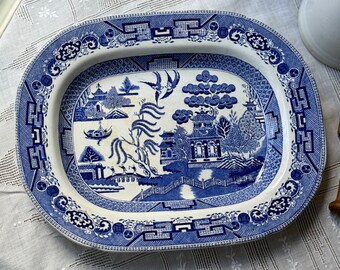 Antieke Ridgway Blue Willow Platter Ironstone Transferware gemaakt in Staffordshire Engeland Ridgways 14 Inch Serveware Geschulpte Rand