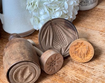 Vintage Baum Holz Butter Stempel Formen Blumen Blätter Primitive Bauernhaus Küche SET VON 4 Kuratierte Sammlung England