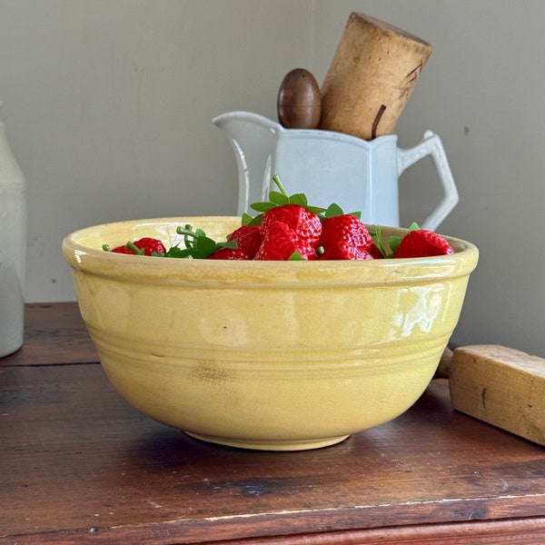 Vintage 1940's Mixing Bowl Yellow 9" Stoneware Bowl