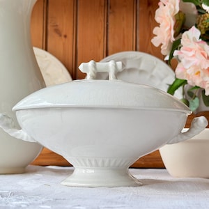 Compotera redonda antigua de loza teñida del siglo XIX con base y tapa, asas de cuerda náutica, cerámica Onondaga de Syracuse.