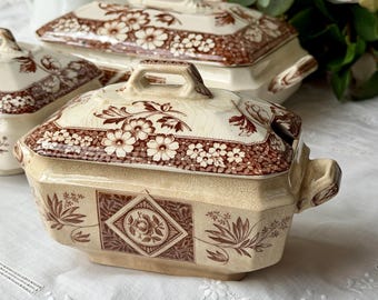 Molheira antiga "AVON" em cerâmica marrom com estampa transferida, pátina manchada de chá, Henry Alcock, século XIX, Staffordshire, Inglaterra.