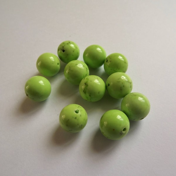 Perle ronde en Howlite verte 12mm