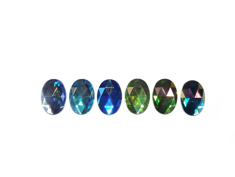 Resin cabochon faceted 25 x 18 mm