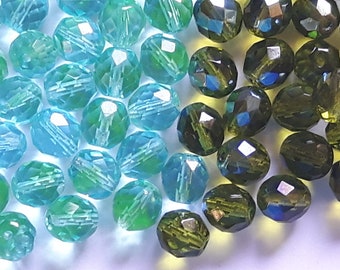 Perles en verre, à facettes, de forme ovales, vertes, 10 mm x 5 perles