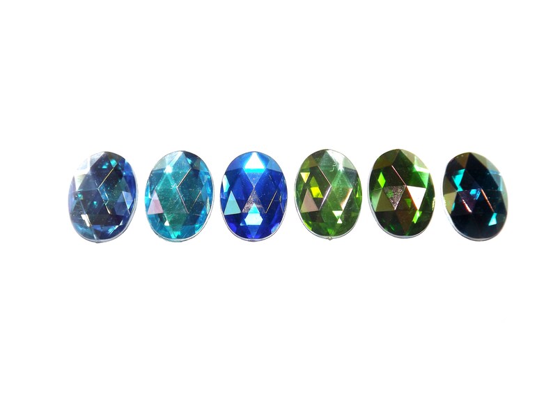 Resin cabochon faceted 25 x 18 mm