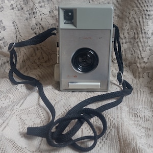 Vintage 1960s Kodak Brownie Vecta 127 camera, not tested