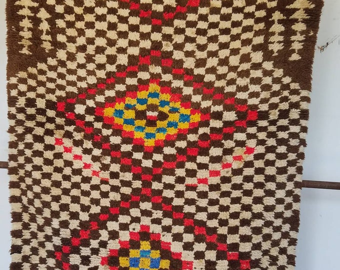 Moroccan vintage rug handwoven berber floor area carpet great for your living room floor area or bedroom Berber azilal ethnic weaving