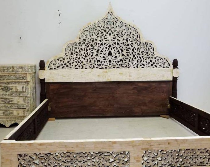 A conversation piece Royal Vintage White camel bone headboard bed nightstand for bedroom inlaid moroccan furniture decor Sultan Harem bed