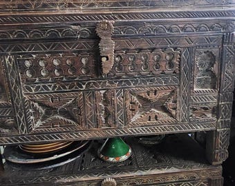 Vintage wooden african chest moroccan cabinet give your bedroom furniture touareg nomad  ethnic tribal dowry chest primitive furniture