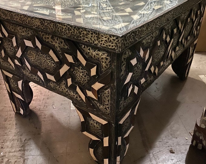 Moroccan Vintage white bone and metal table handmade moorish bone artwork table living room bedroom indoor arabian furniture