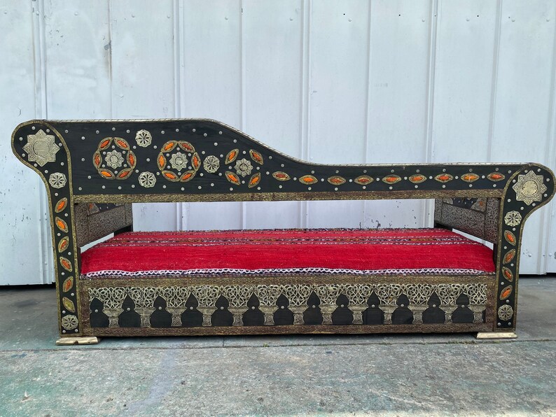Handmade Moroccan Kilim Rug Bench, Silver Metal Inlay, Upholstered Sofa image 5