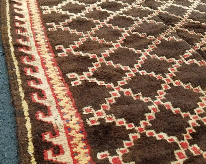 Silky Vintage taznakht rug collection piece low pile hanging wall moroccan berber handwoven carpet for connoisseur rug for bedroom