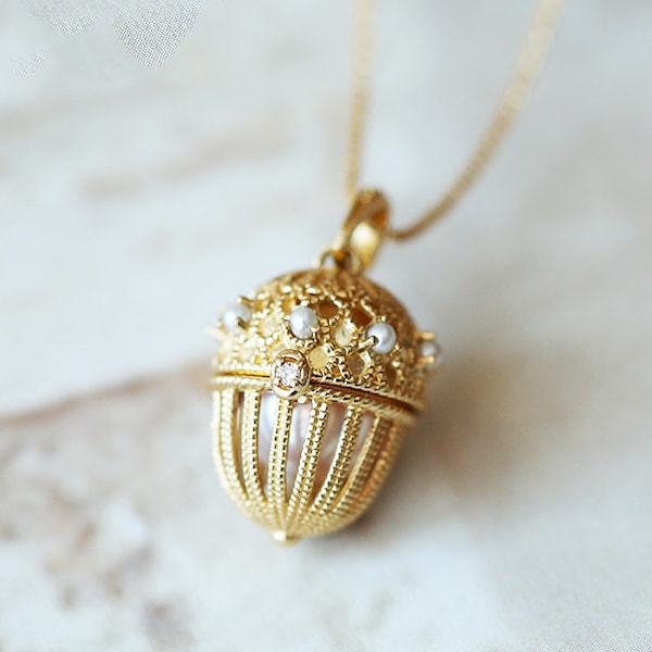Carved Cage with Akoya Pearl Handmade 18K Yellow Solid Gold Carved Necklace, Gift for Her, Anniversary Gift, Gift Idea, Retro Jewelry