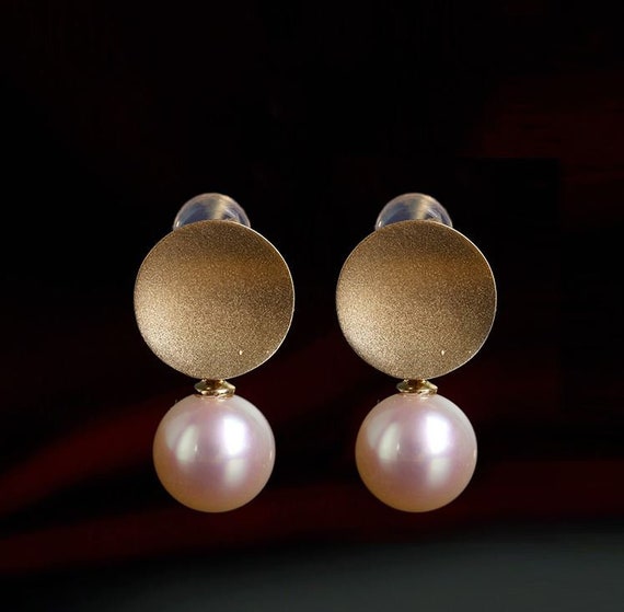 Pearl shop disc earrings