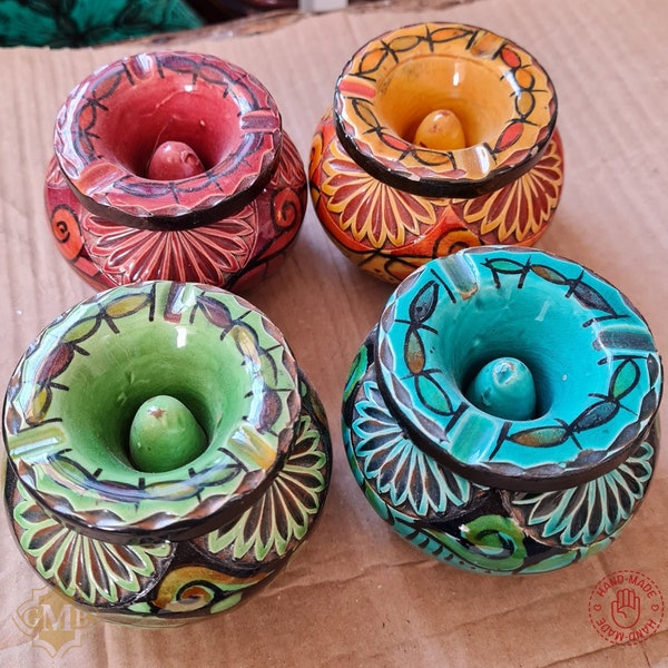 Cenicero marroquí de cerámica lindo hecho a mano