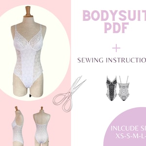 Puede incluir: Un body de encaje blanco exhibido en un maniquí. El body tiene un delicado estampado floral y tirantes finos. La imagen también incluye el texto "BODYSUIT PDF + SEWING INSTRUCTIONS" y las tallas: XS-S-M-L-XL.