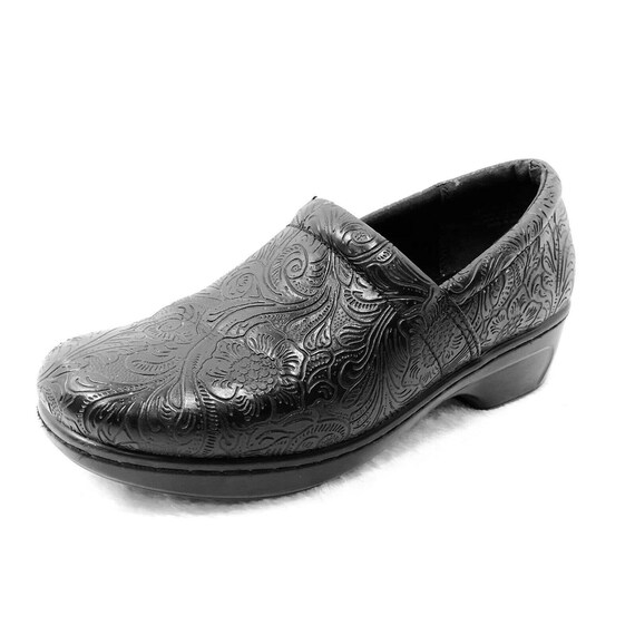 yuu shoes