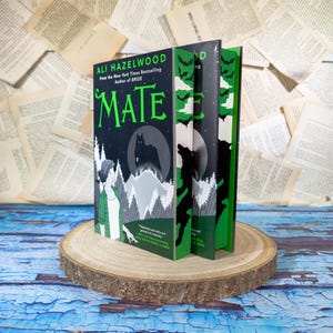 Mate Special Edition autorstwa Ali Hazelwood: niestandardowe natryskiwane krawędzie