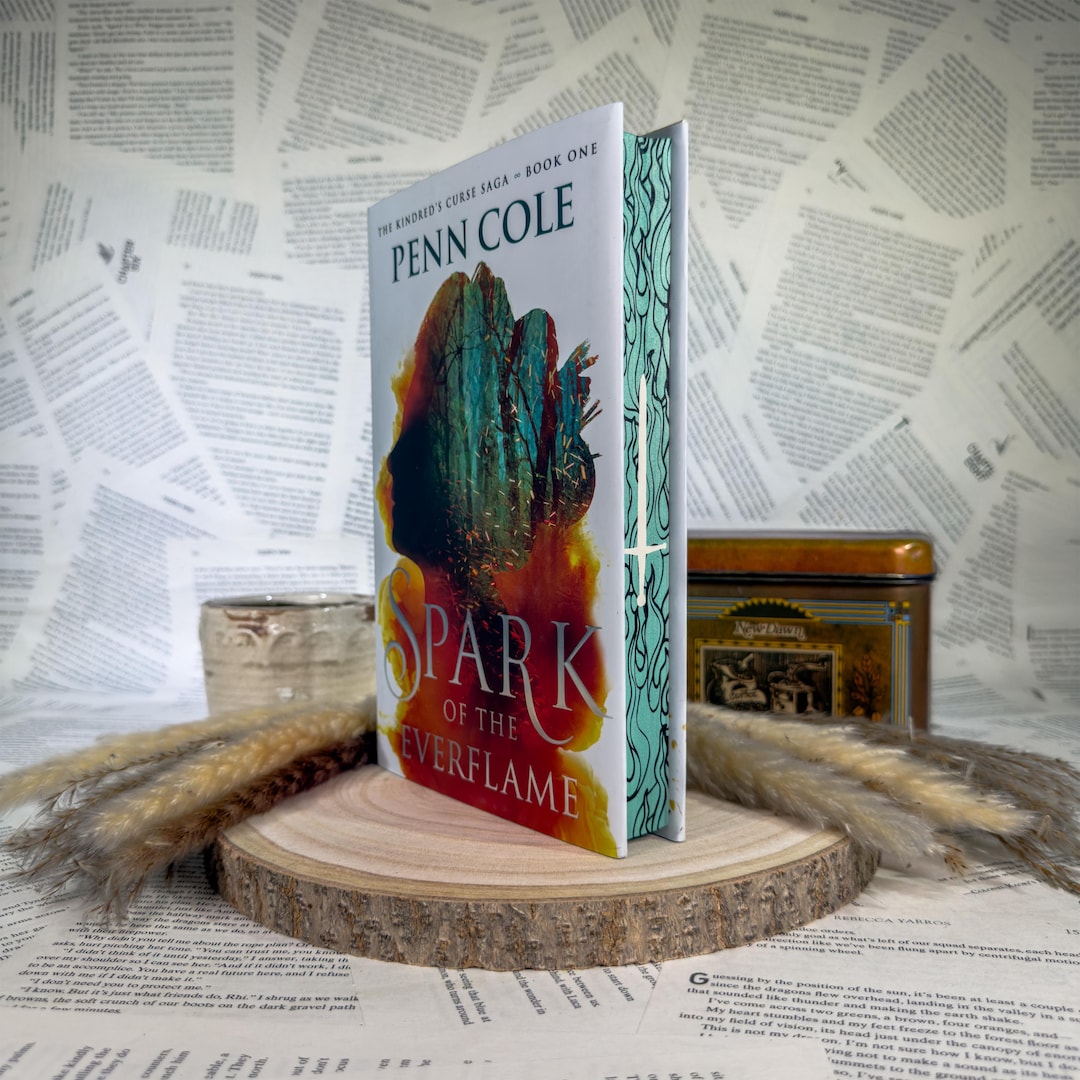 Spark of the Everflame (the Kindred's Curse Saga) Deluxe Edition