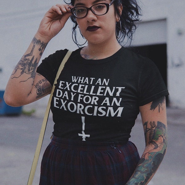 What an Excellent Day for an Exorcism - Short-Sleeve Unisex T-Shirt - The Exorcist Inspired Tee - Retro Horror Movie Fan Horror Gift scary