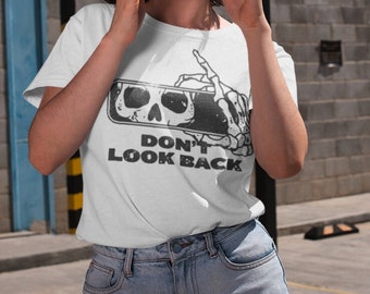 Don't Look Back - Halloween Horror Vintage Style Inspired Ghost Pumpkin Skeleton Short-Sleeve Unisex Tshirt