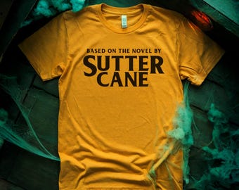 Based on Sutter Cane - In the Mouth of Madness Inspired John Carpenter Horror Movie Tee Tshirt -  Stephen King 90s Retro Horror Gift Gifts