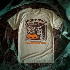 Night Owls Halloween Special 1977  - Horror Movie Retro 70s Late Night With the Devil Inspired Unisex T-shirt