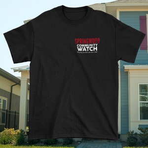 Springwood Community Watch Pocket Style 1984 Slasher A Nightmare on Elm Street inspiriert Horrorfilm Unisex T-Shirt Bild 2