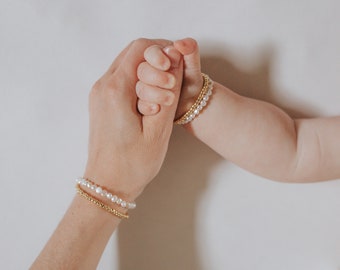 Pearl and Gold Mother Daughter Bracelets | Matching Mother Daughter Bracelet Set | Mommy and Me Jewelry | Real Pearl Bracelets