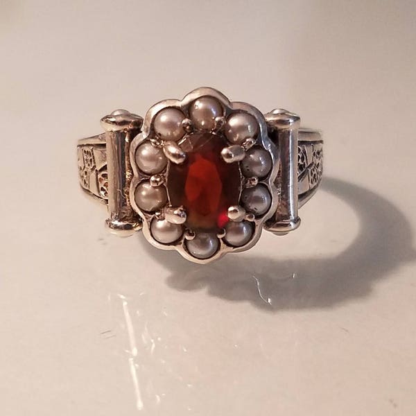 Vintage art deco 1.25 ctw oval garnet and pearl seed flower etched sterling silver ring size 7.75