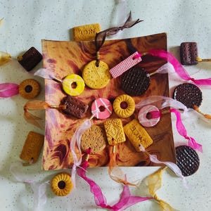 Hanging biscuit decorations